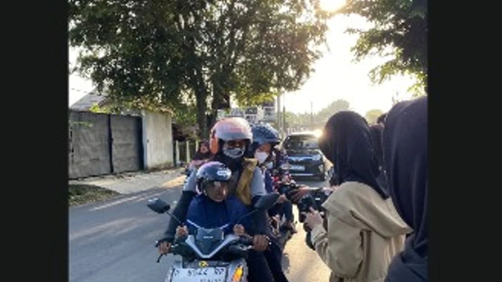 Kolaborasi Ormawa STIKOM Yos Sudarso Sebar 400 Takjil di Purwokerto