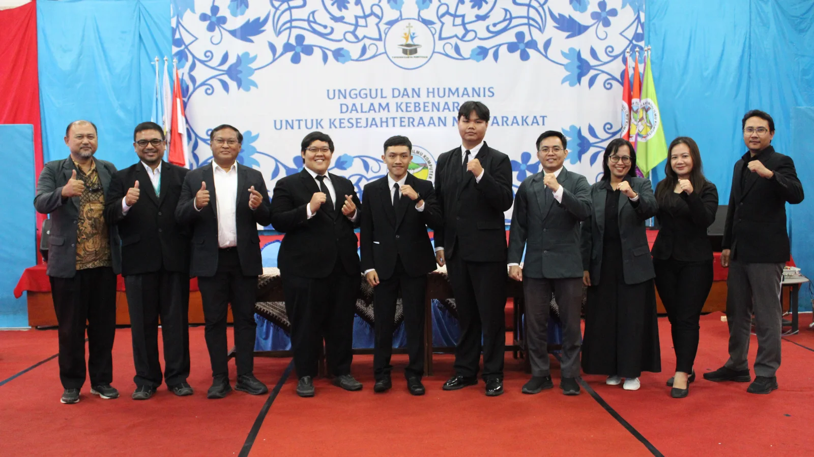STIKOM Yos Sudarso Gelar Sidang Kelulusan Sarjana Bergaya Sidang Doktoral, Pertama di Kampus